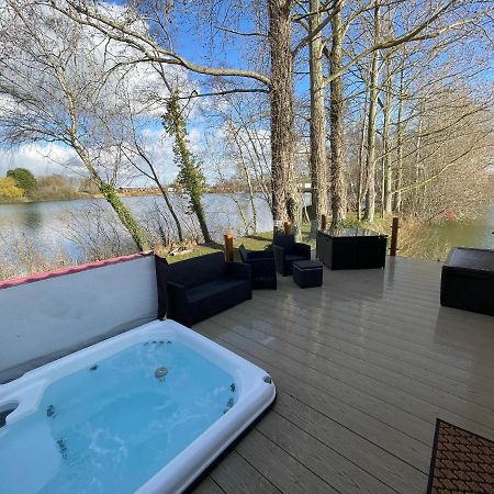 Rudd Lake Luxury Lakeside Lodge With Fishing & Hot Tub@Татершал Екстериор снимка