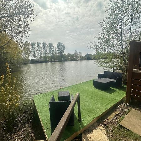 Rudd Lake Luxury Lakeside Lodge With Fishing & Hot Tub@Татершал Екстериор снимка