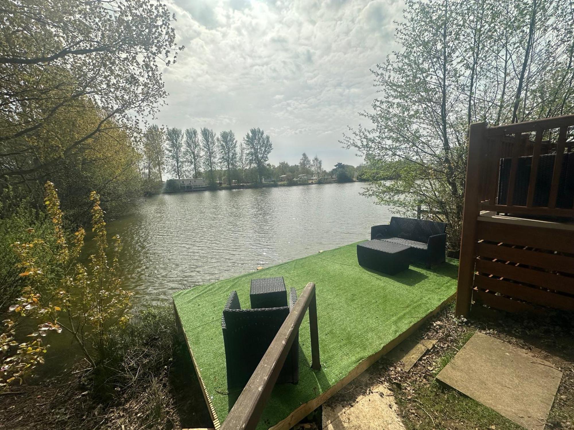 Rudd Lake Luxury Lakeside Lodge With Fishing & Hot Tub@Татершал Екстериор снимка